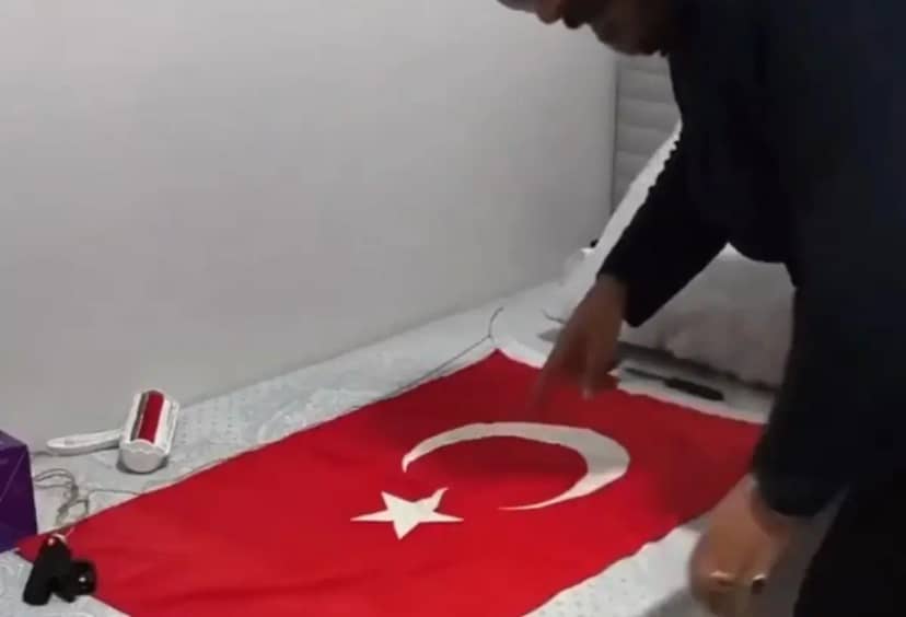 Öğretmenin Atatürk ve Türk bayrağına yönelik hareketleri çileden çıkarttı! 1