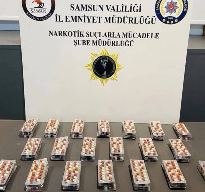 Samsun'da 3 ilçede uyuşturucu operasyonunda 3'ü aranan 10 şahıs yakalandı