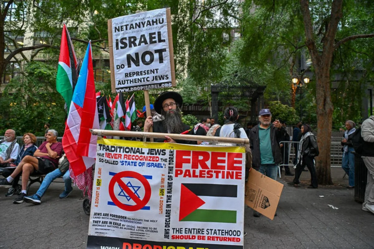 Netanyahu BM Genel Kurulu için geldiği New York’ta binlerce kişi tarafından protesto edildi — 8. fotoğraf