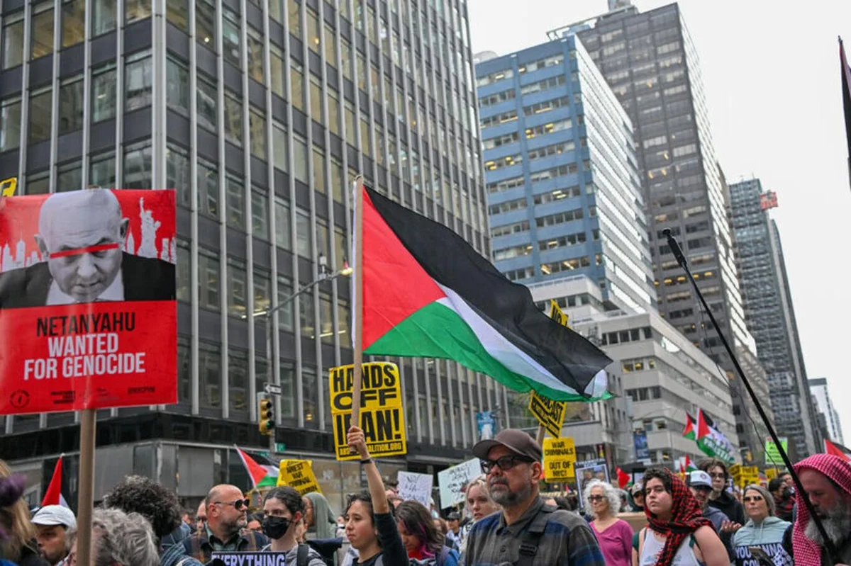 Netanyahu BM Genel Kurulu için geldiği New York’ta binlerce kişi tarafından protesto edildi — 11. fotoğraf