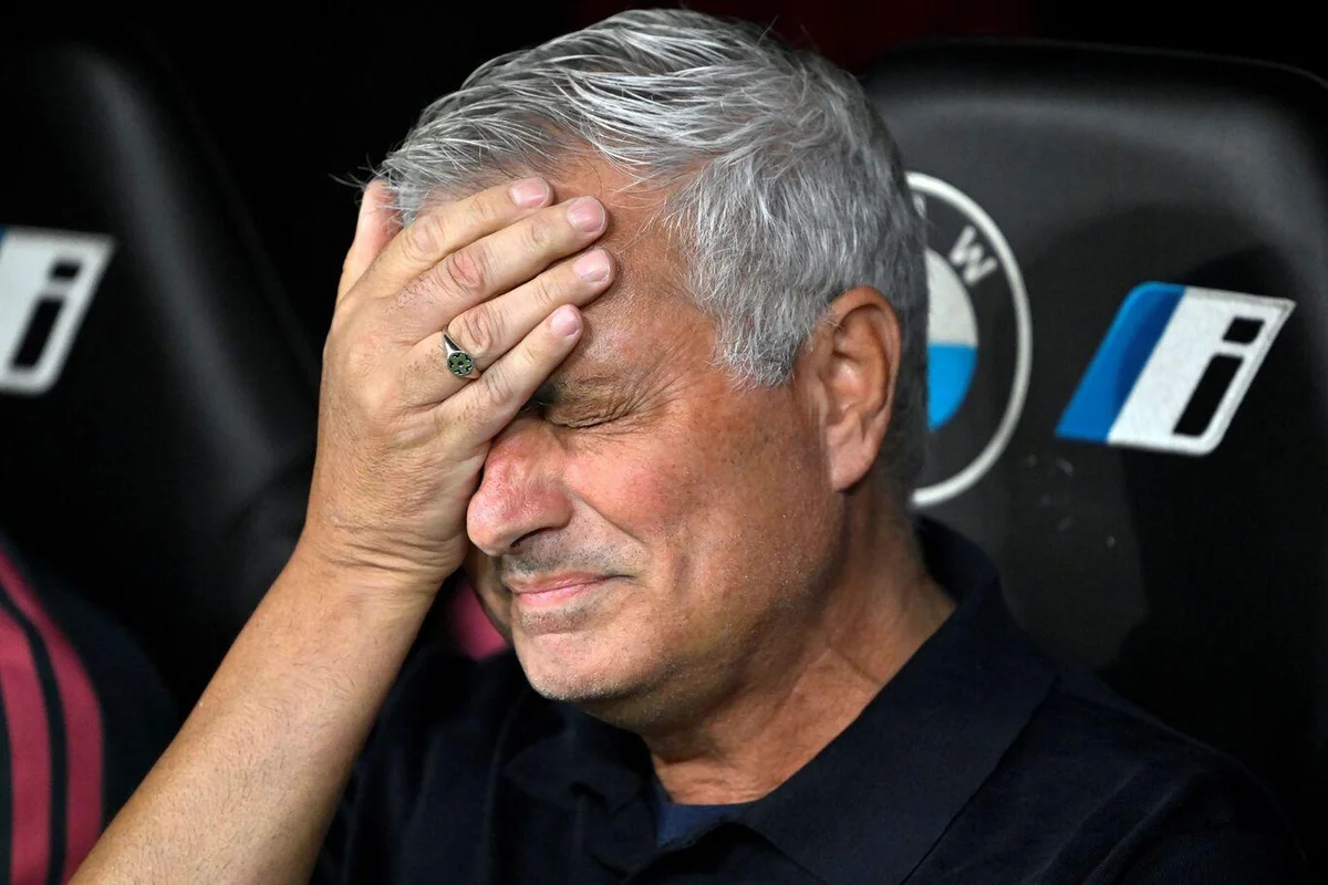 MOURINHO TRANSFERLERDEN MEMNUN DEĞİL Portekizli teknik adamın, yaz transfer döneminde istediği takviyelerin yapılmadığını ileri sürerek yönetime kırgın olduğu ifade edildi.