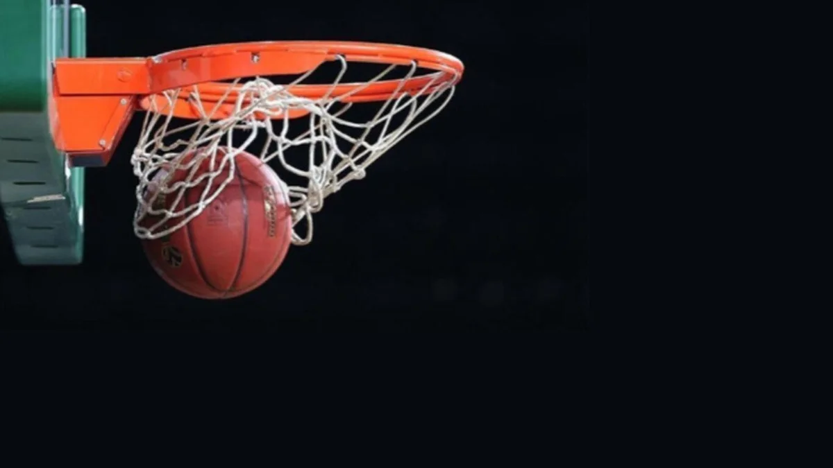 Beşiktaş ise Erkekler Cumhurbaşkanlığı Kupası'nda Fenerbahçe Tarfin'e 72-59, 13 sezon sonra katıldığı EuroLeague'deki ilk maçında ise sahasında Valencia Basket'e 96-94 mağlup oldu.