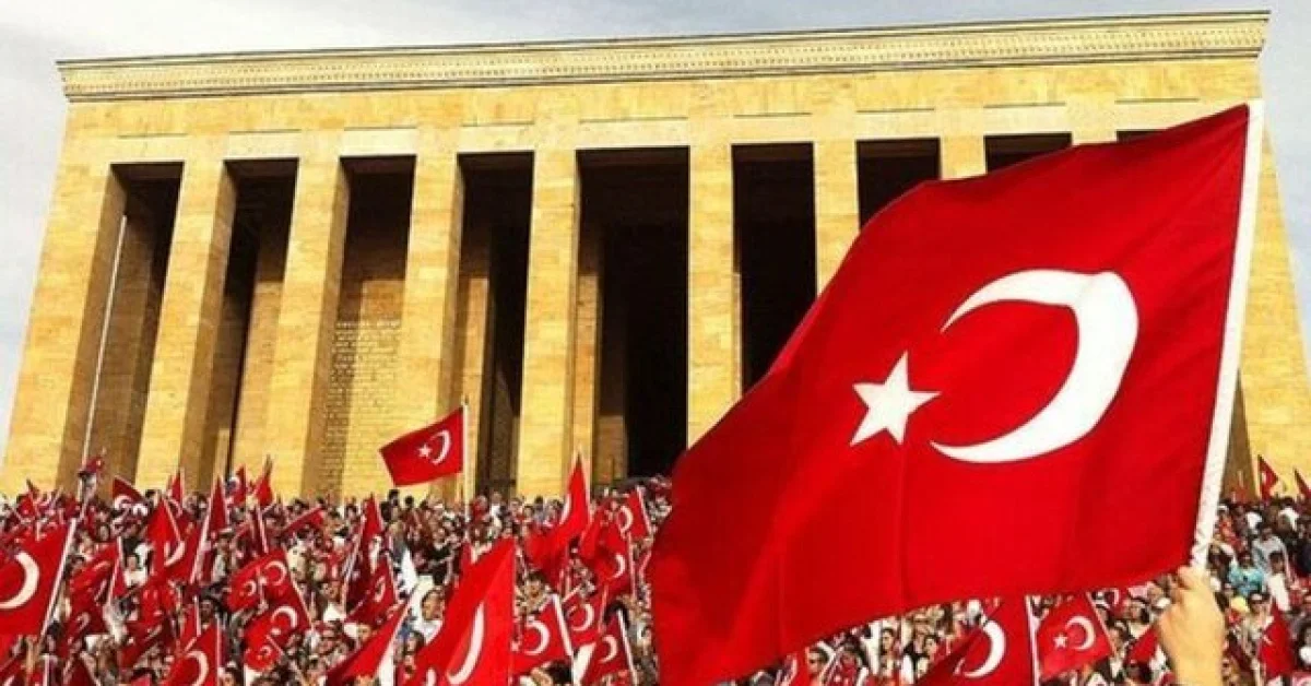 28 Ekim yarım gün mü? 29 Ekim resmi tatil mi, hangi güne denk geliyor?