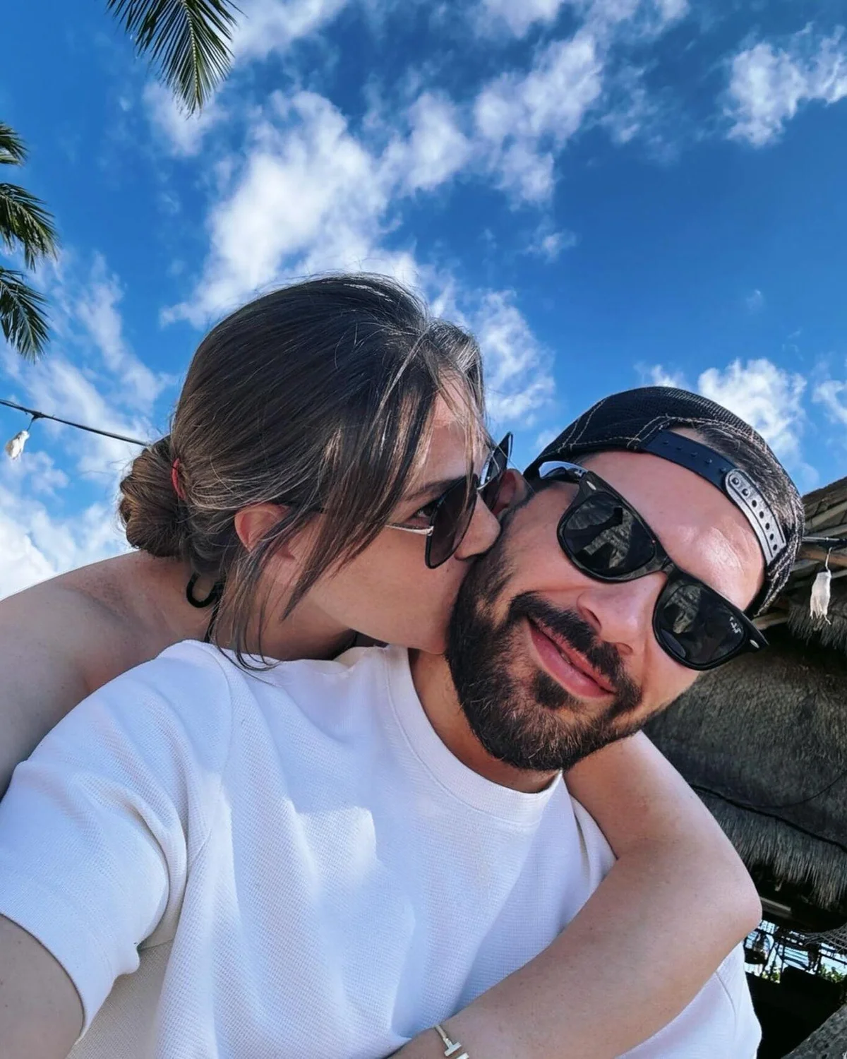 Özel hayatlarını gözlerden uzak yaşamayı tercih eden Aslı Enver ve Berkin Gökbudak, bu kez taşınma kararıyla gündeme geldi.