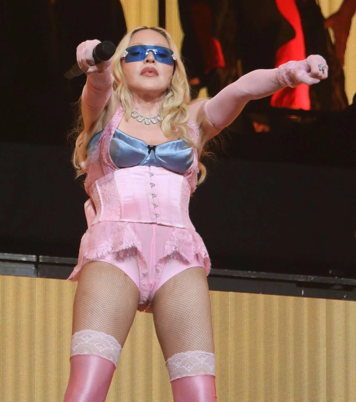 Gecenin bir diğer öne çıkan ismi Madonna oldu. Töreni Sabrina Carpenter ile birlikte seslendirdiği 2026 tarihli 'Bring Your Love' ile açan Madonna, daha sonra Carpenter ile 'En İyi İşbirliği' ödülünü kazandı.