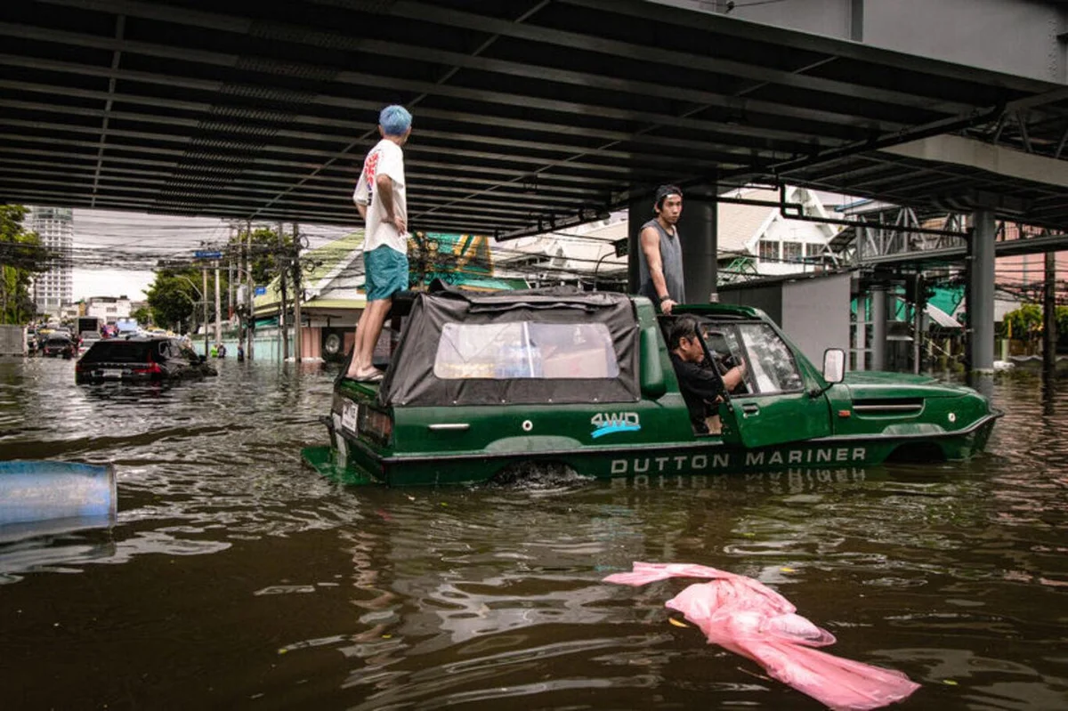 Tayland'ın başkenti Bangkok'ta sel 700 bin kişiyi etkiledi — 9. fotoğraf