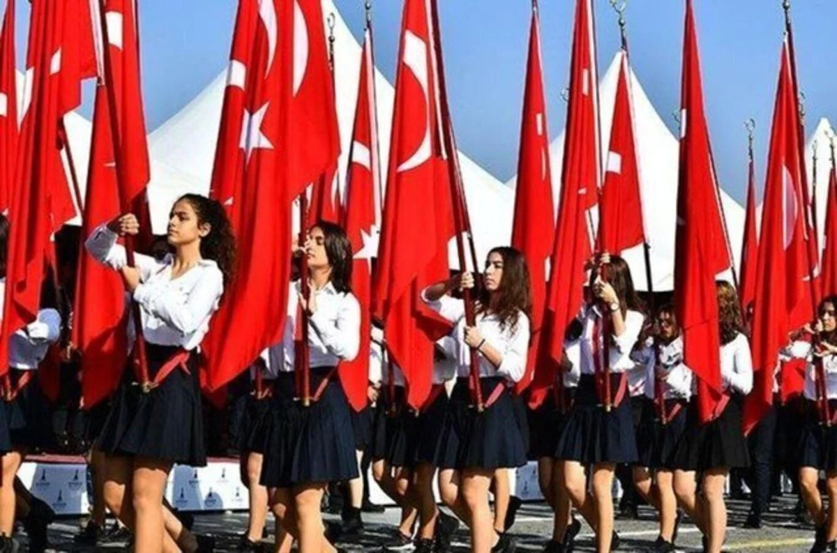 28 Ekim yarım gün mü? 29 Ekim resmi tatil mi, hangi güne denk geliyor? — 3. fotoğraf