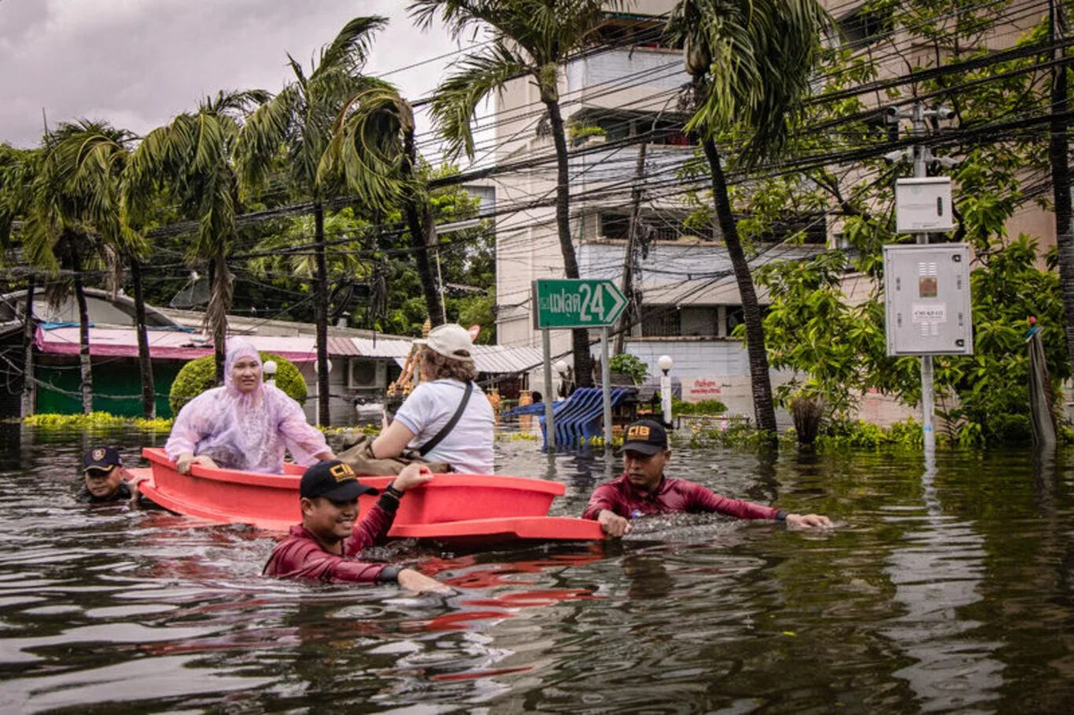 Tayland'ın başkenti Bangkok'ta sel 700 bin kişiyi etkiledi — 8. fotoğraf