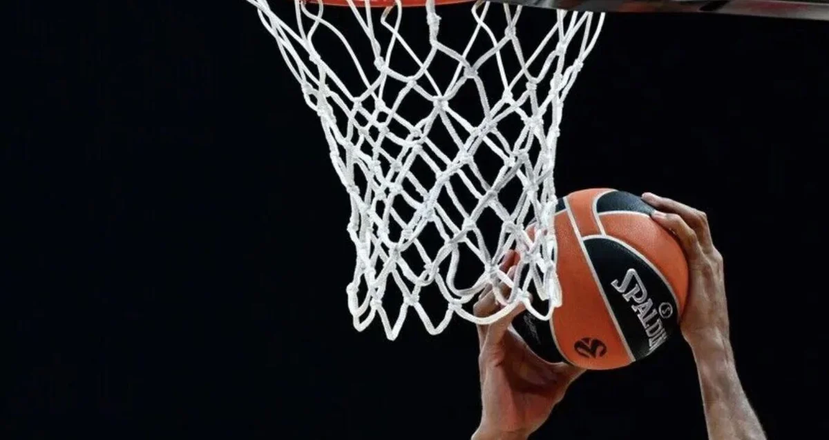 Taraflar arasında geçen yıl normal sezonda yapılan iki mücadeleyi 81-75 ve 82-71'lik skorlarla Real Madrid kazandı.