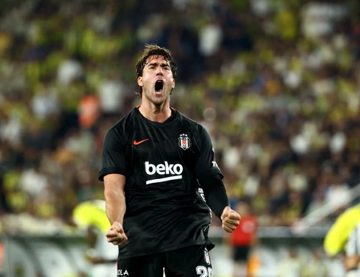 4- DUSAN VLAHOVIC 32 milyon Euro (-3 milyon Euro)