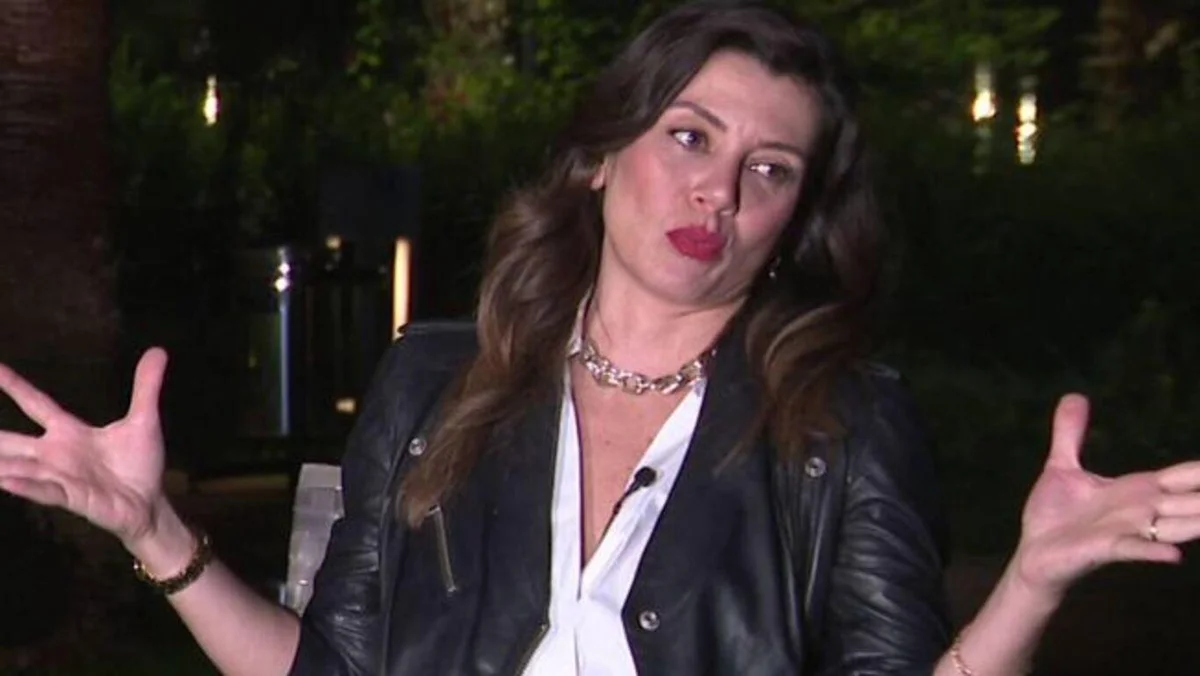 Daha önce anne olmanın özel bir durum olduğunu açıklayan oyuncu, "Çocuk dünyanın en güzel şeyi" ifadelerini kullanmıştı.