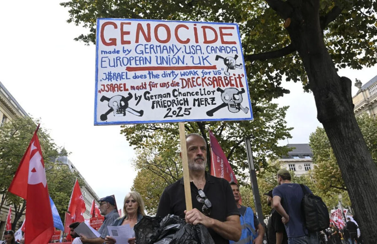 Berlin’de binlerce kişi silahlanmaya, savaşa ve zorunlu askerliğe karşı gösteri yaptı — 3. fotoğraf