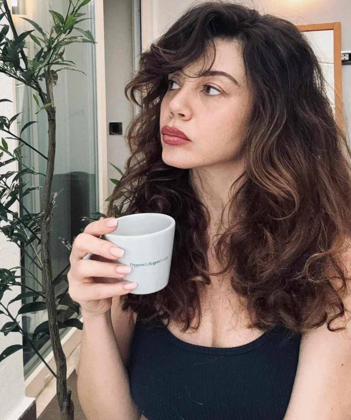 İlk kez anne olacak olmanın heyecanın yaşayan Gökçe Bahadır'dan yeni hamilelik pozu geldi.