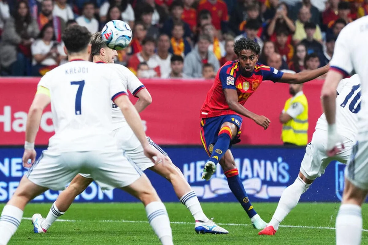 1) Lamine Yamal - Barcelona: 220 milyon euro