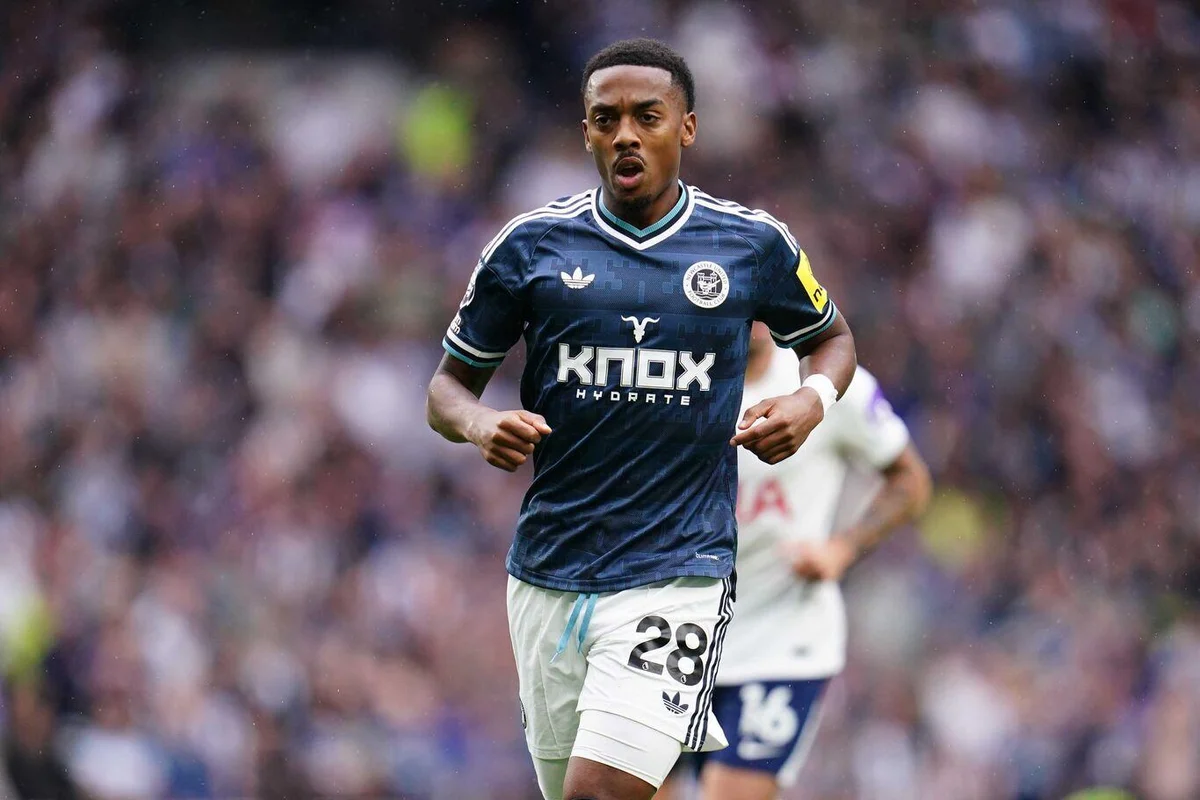 Devre arası için 27 yaşındaki orta sahaya yeni bir teklif yapmaya hazırlanan Beşiktaş, Newcastle United'ın orta yolu bulamaması halinde Willock ile sözleşme imzalayacak.