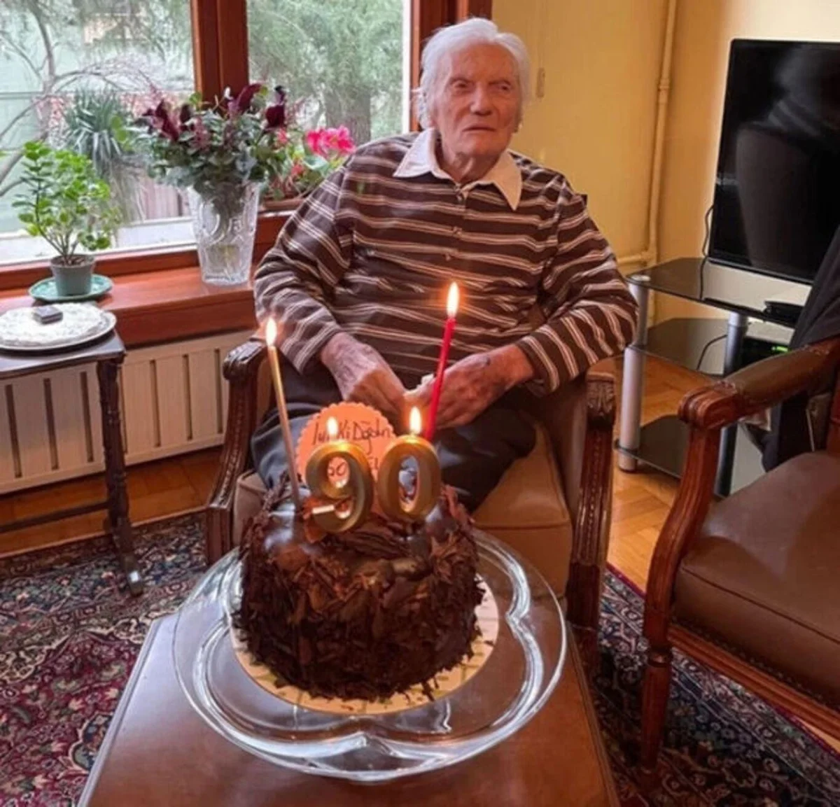 Göksel Arsoy, mart ayında ailesiyle birlikte 90'ıncı yaşını kutlamıştı.