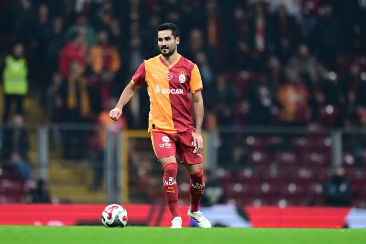 Cuma günü Kasımpaşa'yla karşılaşacak Galatasaray'da hem stoperde hem orta sahada rotasyon olabilir.