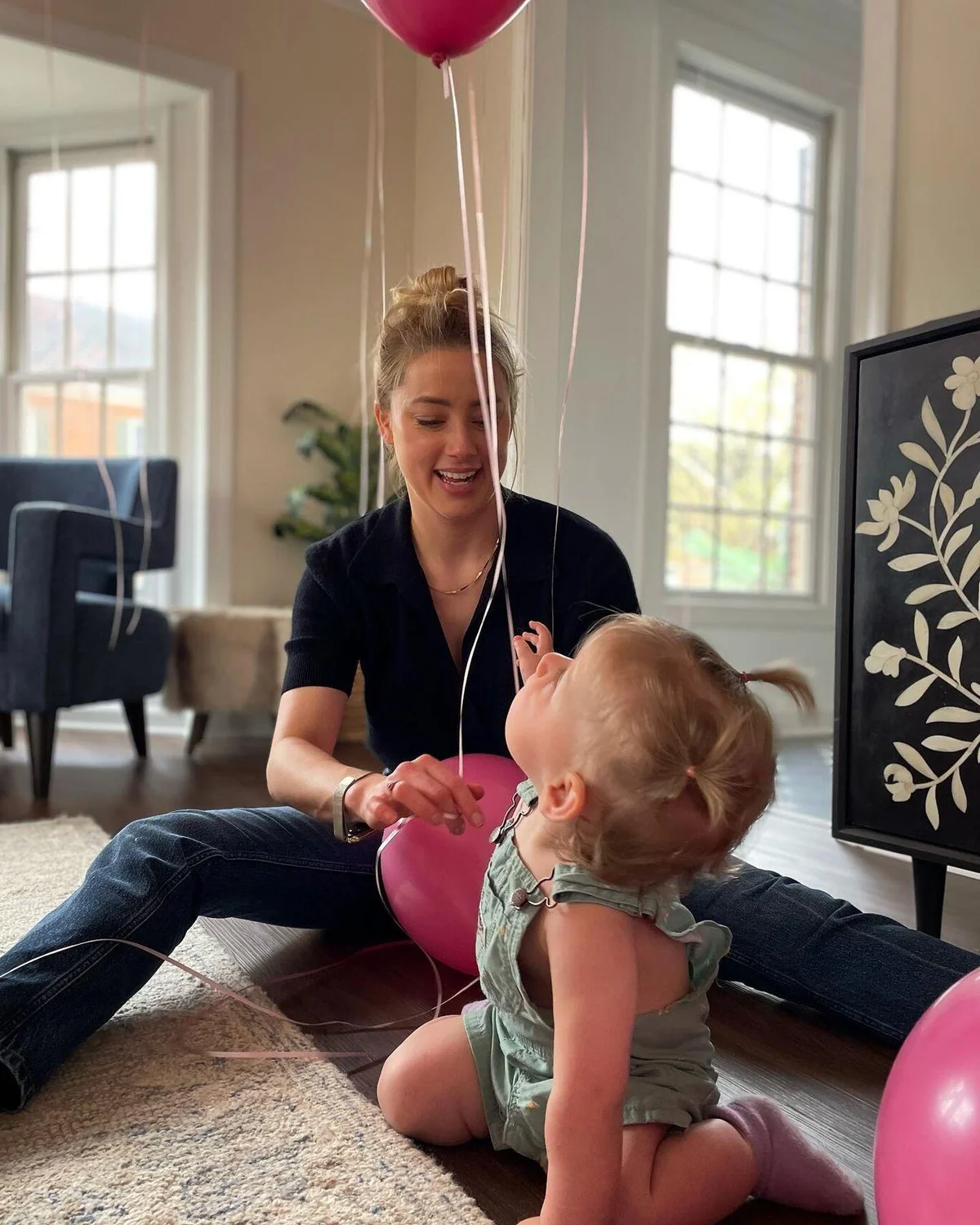 Hollywood'u terk edip İspanya'ya yerleşen Amber Heard'ün yarı maraton sevinci — 5. fotoğraf