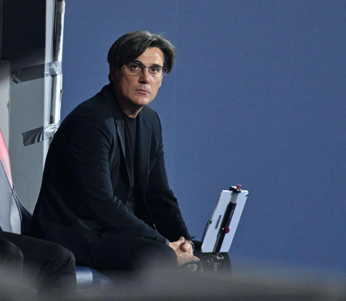 MONTELLA FARKLI MAĞLUBİYETLERDE 3. SIRAYA YÜKSELDİ! Öte yandan teknik direktör Vincenzo Montella da İtalya maçında alınan mağlubiyetle birlikte kötü bir istatistiğe imza attı.