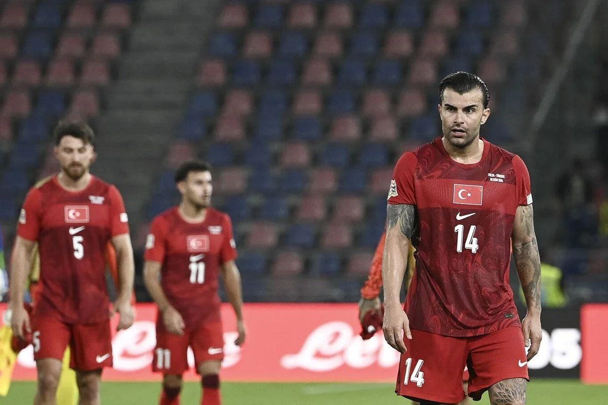 SON 7 MAÇTA 6 MAĞLUBİYET Son dönemde aldığı kötü sonuçlarla dikkat çeken 'Bizim Çocuklar, oynadığı son 7 maçın 6'sını kaybederken, sadece 1 galibiyet alabildi.