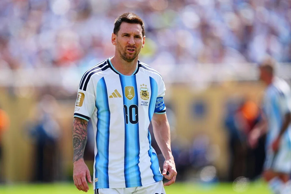 Messi, 21 golle Dünya Kupası tarihinde en fazla gol atan 2. futbolcu konumunda yer alıyor. Zirvede ise 22 golle Fransız futbolcu Kylian Mbappe bulunuyor.