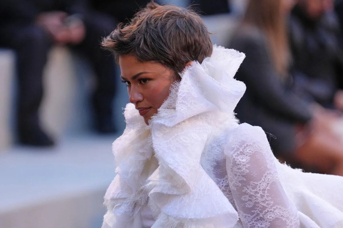 Paris Moda Haftası'nın son defilesine ünlü akını — 3. fotoğraf