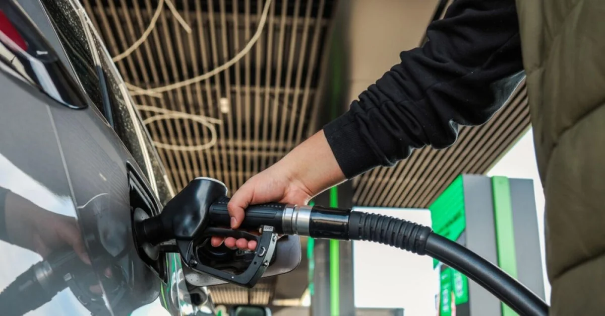 ANKARA 7 EKİM 2026 AKARYAKIT FİYATLARI Benzin litre fiyatı: 85.70 TL Motorin litre fiyatı: 91.30 TL LPG litre fiyatı: 41.29 TL