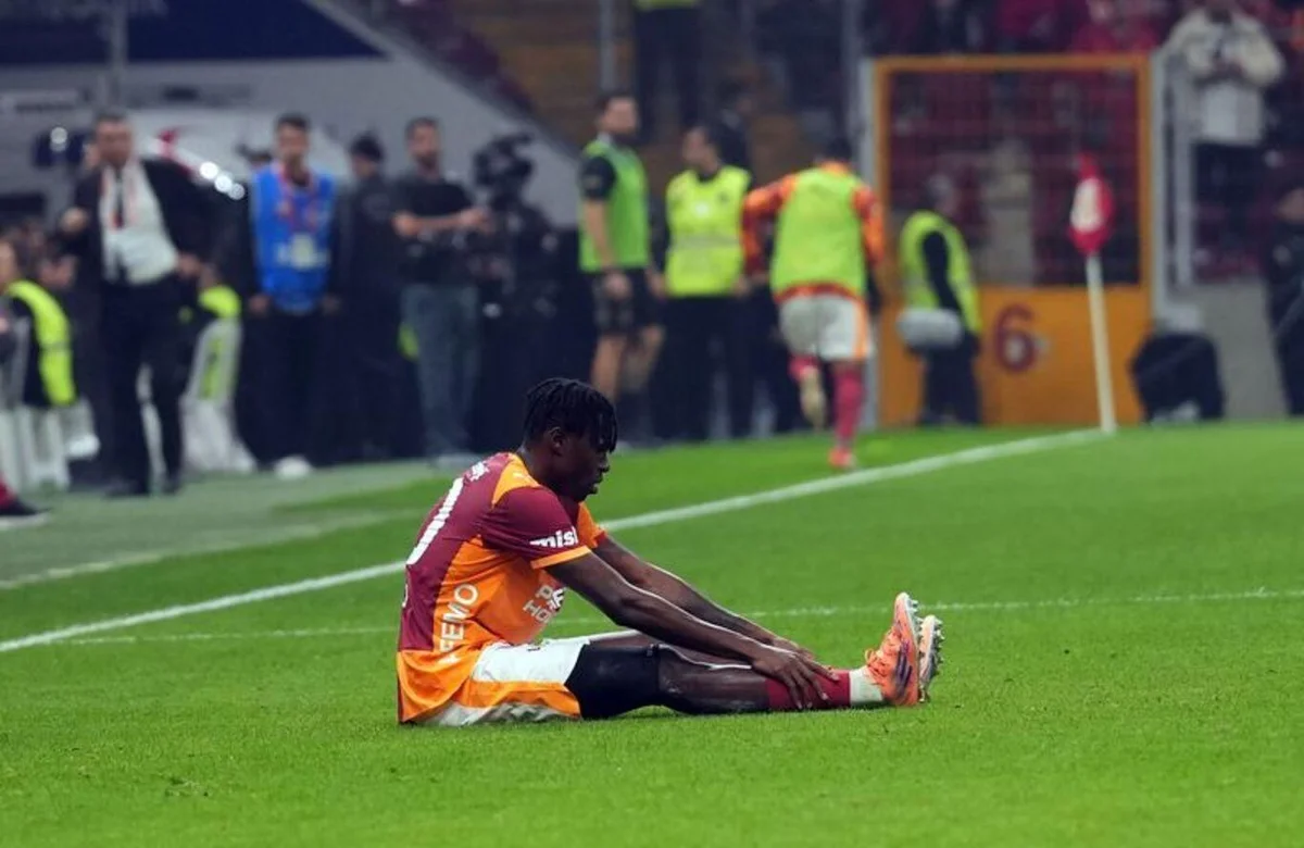 Galatasaray'da şu ana kadar 31 maçta süre alan Singo, 2 gol - 3 asistlik performans sergiledi ve 1.598 dakika sahada kaldı.