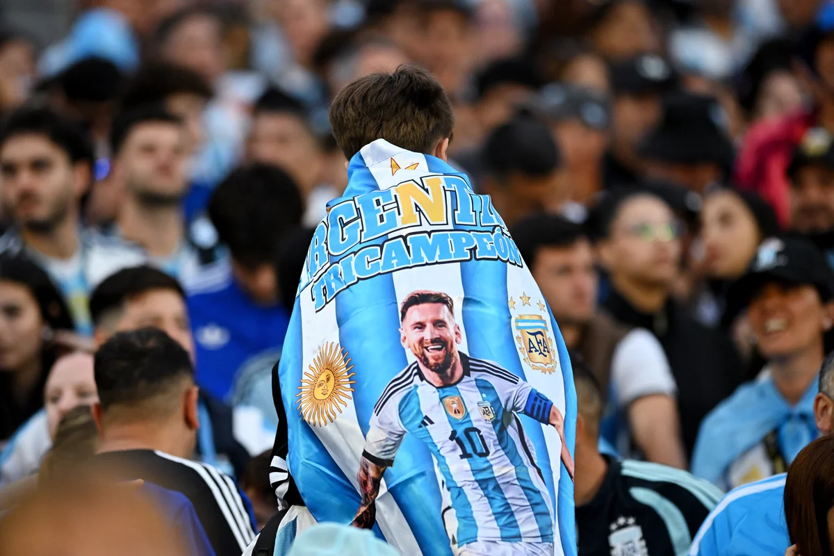 Messi'ye taraftarlardan veda — 12. fotoğraf