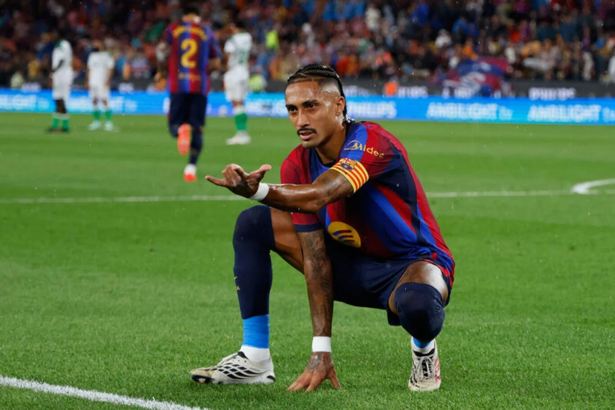 Raphinha bu sezon Barcelona'da 8 maçta 14 gol - 3 asiste imza attı ve 626 dakika sahada kaldı.