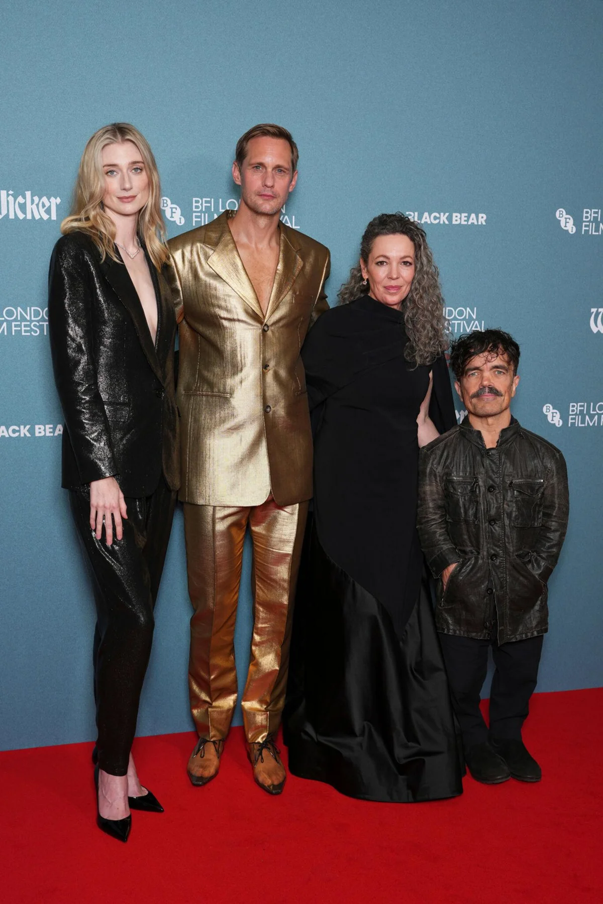 Skarsgard geçen yıl W Magazine'e verdiği röportajda, "Cannes'a ilk kez gidiyordum ve çok heyecanlıydım. Filmde canlandırdığım karakter çok fazla deri giyiyor, bu yüzden kırmızı halıda ve galada biraz deri giymek uygun geldi" demişti.