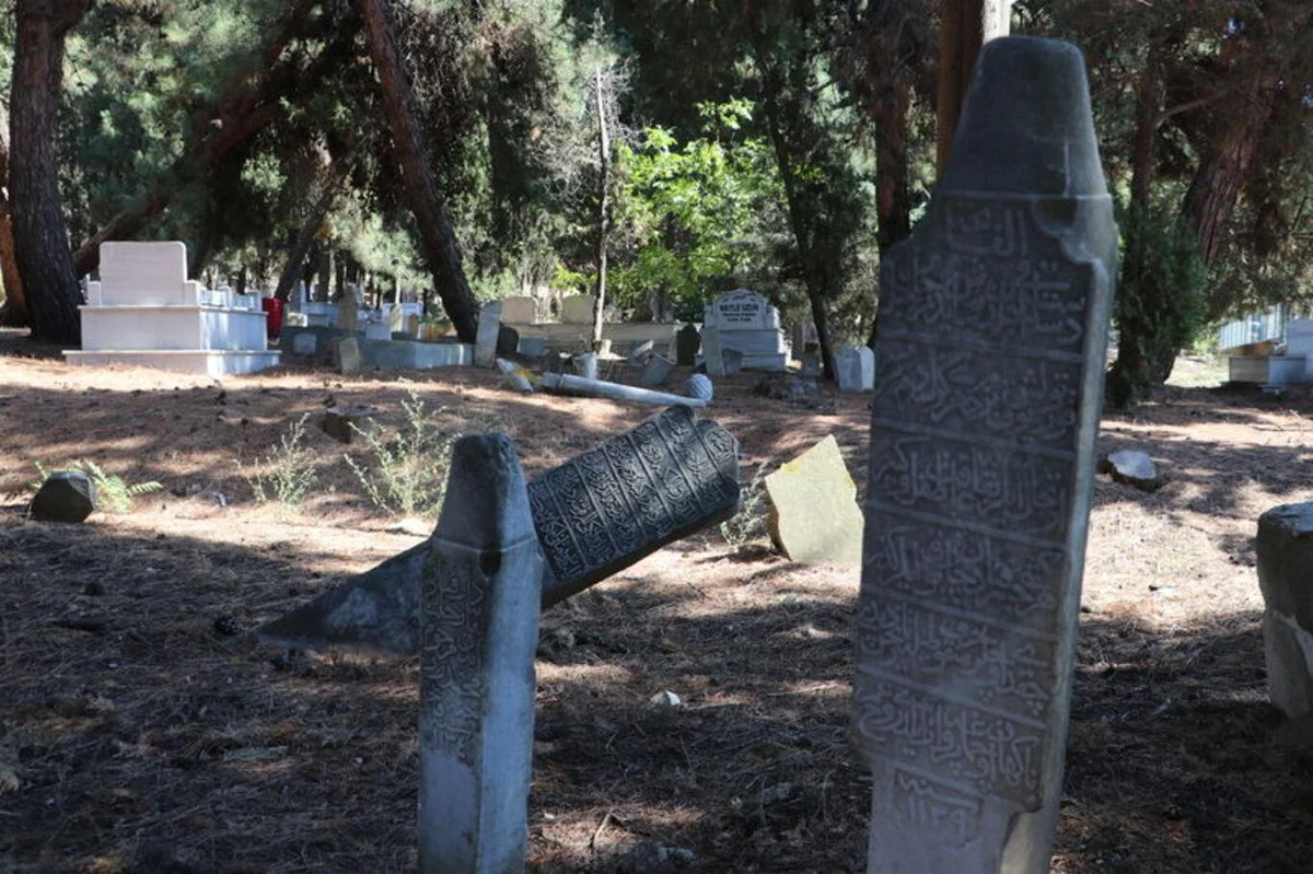 Mezar taşı kitabeleri Tekirdağ'ın kayıp şairlerini gün yüzüne çıkarıyor — 9. fotoğraf