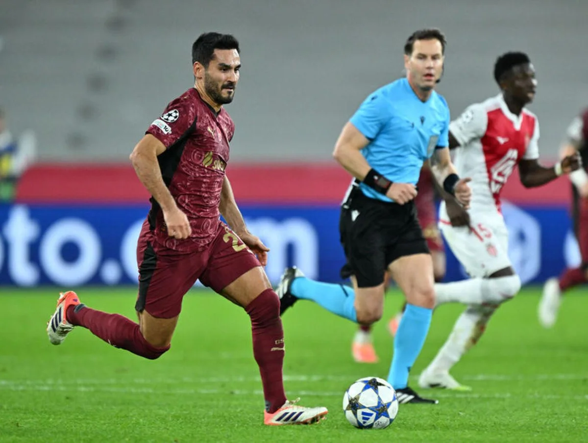 35 yaşındaki orta saha oyuncusu, Galatasaray'da bu sezon 2 maçta 11 dakika süre buldu.