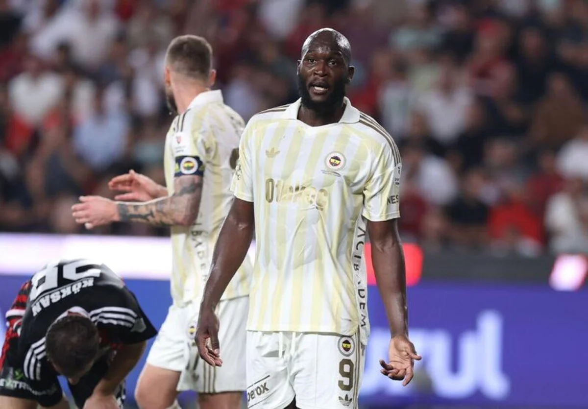 LUKAKU TAKIMLA ÇALIŞMADI Sarı-lacivertlilerde bu maç öncesi Romelu Lukaku, takımla birlikte son antrenmana katılmadı.