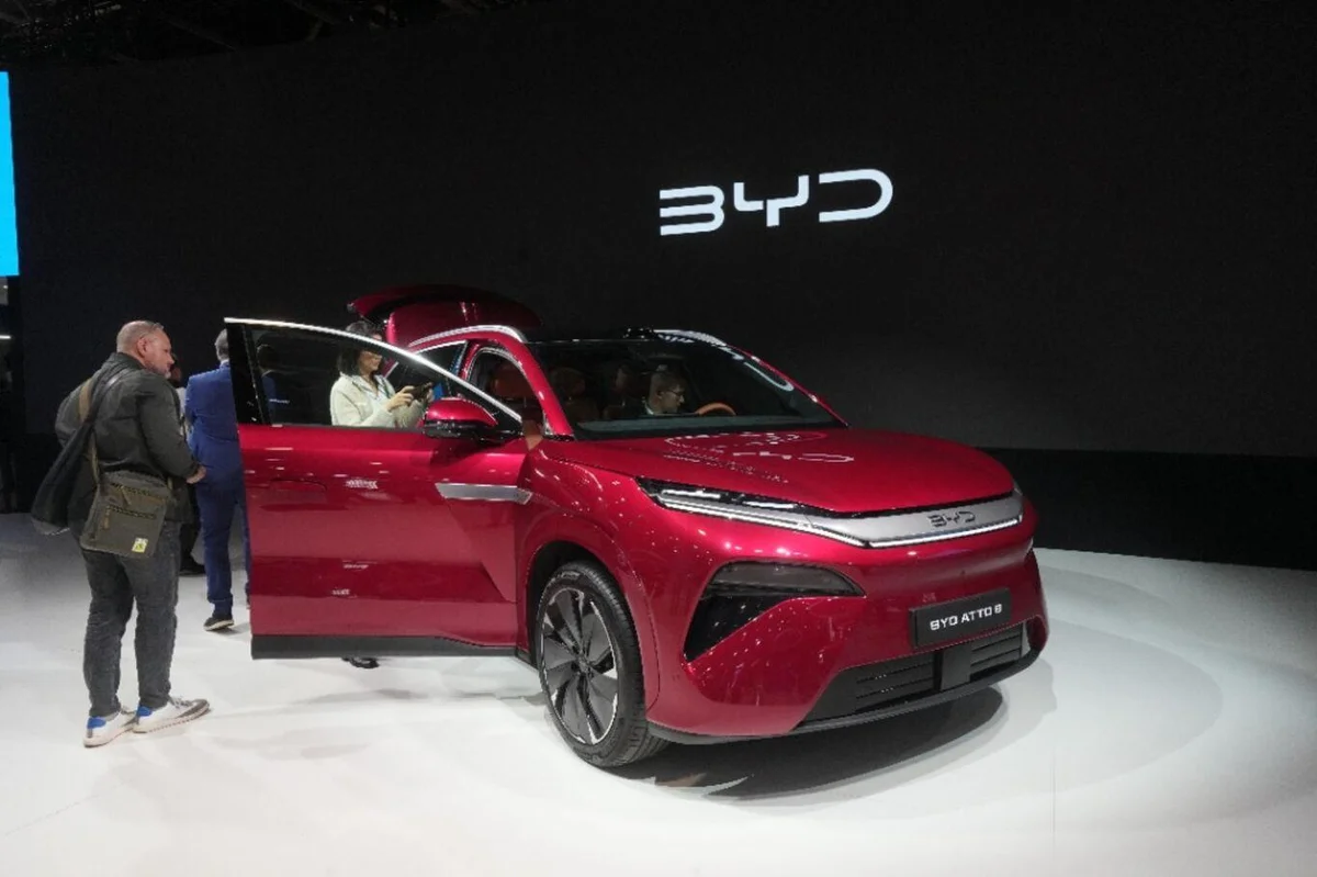 BYD Atto 8
