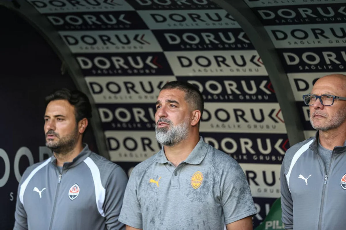 "BU TEVECCÜH İÇİN SONSUZ TEŞEKKÜR EDİYORUM" İlk olarak taraftarların desteğine teşekkür eden Arda Turan, "Uzun zaman sonra ismimin üstünde insanların birleştiğini görmek heyecan verici. Bu teveccüh için sonsuz teşekkür ediyorum" sözlerini sarf etti.