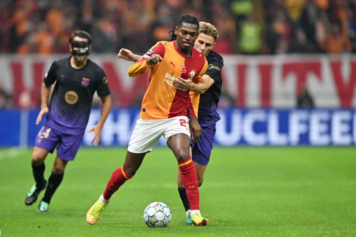 "Devler Ligi"nde sezona deplasmanda Portekiz temsilcisi Sporting'e 3-1 kaybederek giren sarı-kırmızılı ekip, ikinci haftada İspanya'nın Barcelona takımını konuk etti.