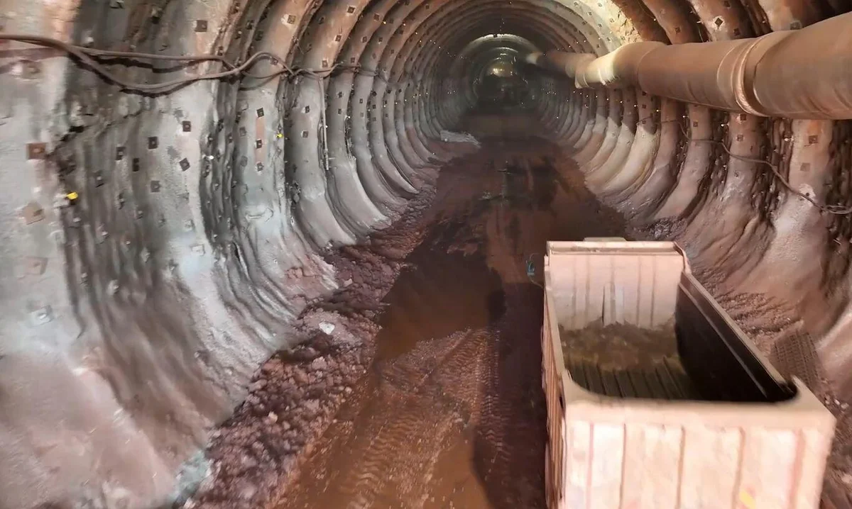 Uraloğlu, hattın devamındaki 66 kilometrelik Çorum-Merzifon ve 37 kilometrelik Merzifon-Havza kesimlerinin ihalelerinin gerçekleştirildiğini belirtti.