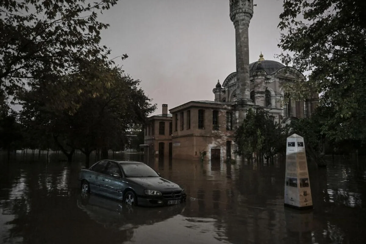 Gün ağarınca ortaya çıktı! İstanbul'da felaketin fotoğrafları! — 22. fotoğraf