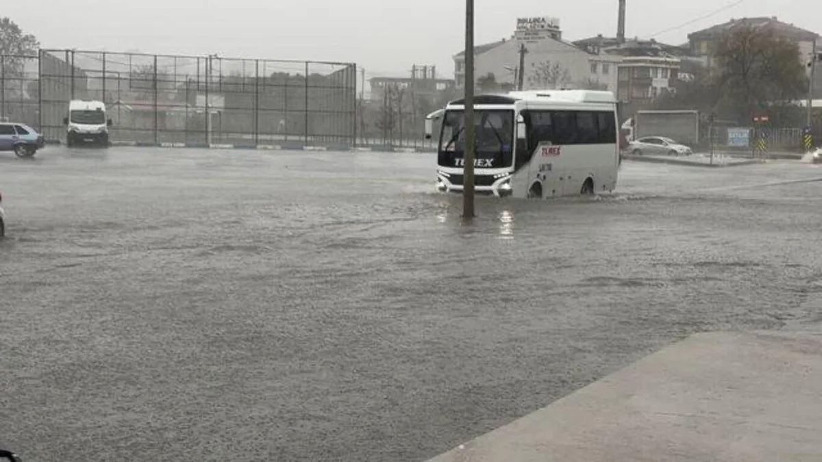 Bugün İstanbul’da hava nasıl olacak, yağış ne zaman bitecek? 15 Ekim Meteoroloji’den hava durumu ve sağanak yağış uyarısı — 5. fotoğraf