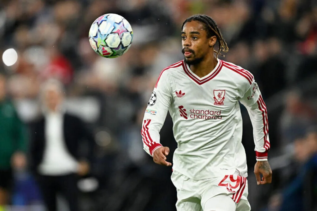BRADLEY BARCOLA (Liverpool)