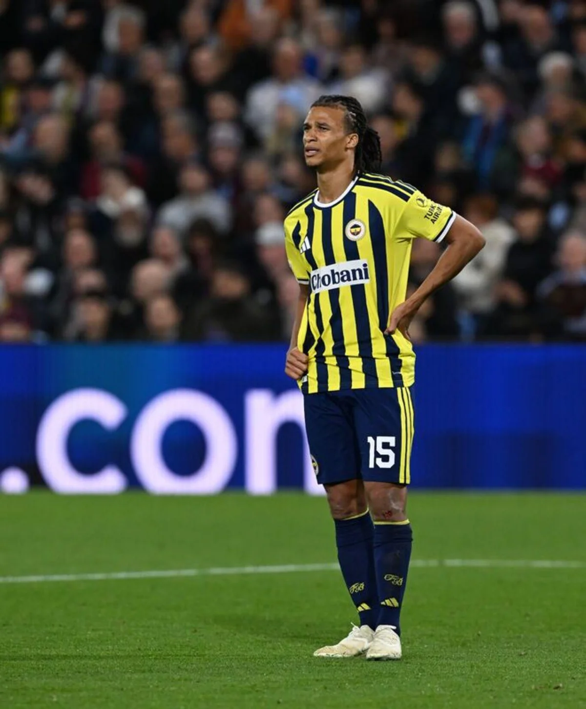 Kicker (Almanya): Aston Villa, Fenerbahçe karşısında ezici bir galibiyet kutluyor. Eski Bundesliga oyuncuları Manzambi ve Jackson da bu galibiyette büyük rol oynadı.