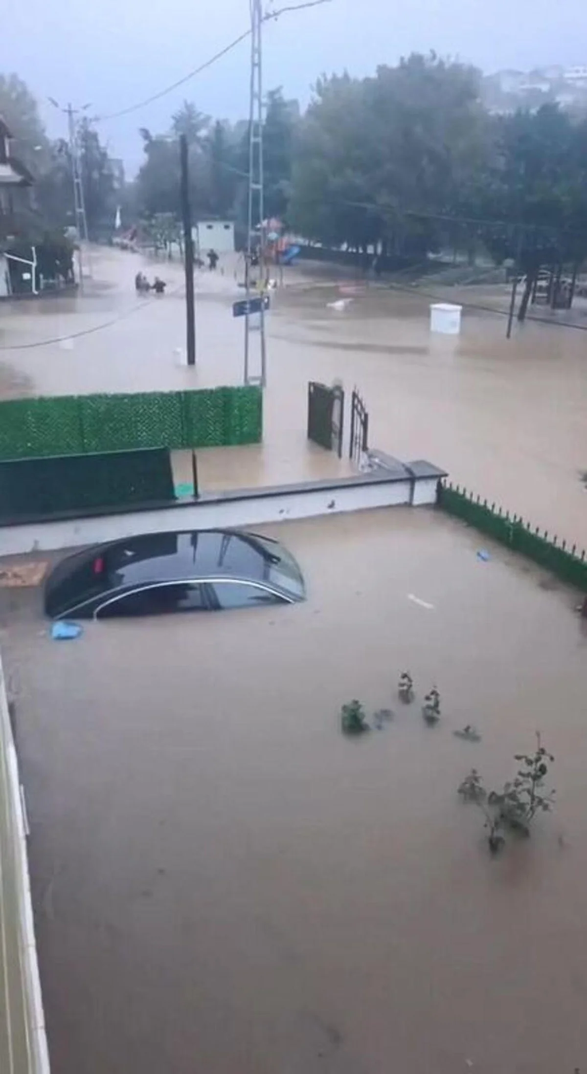 Gün ağarınca ortaya çıktı! İstanbul'da felaketin fotoğrafları! — 4. fotoğraf