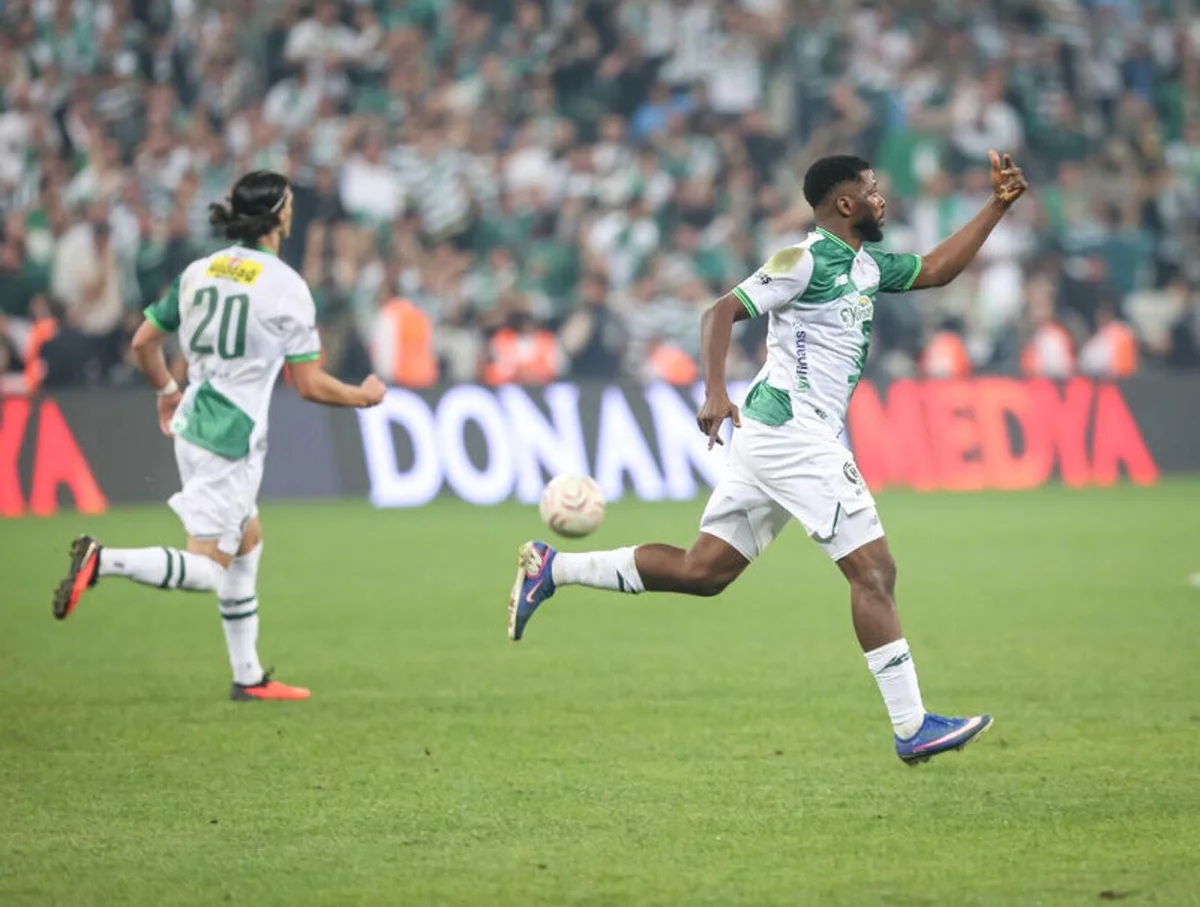 Bursaspor'da Kelechi Iheanacho tarihe geçti! — 5. fotoğraf
