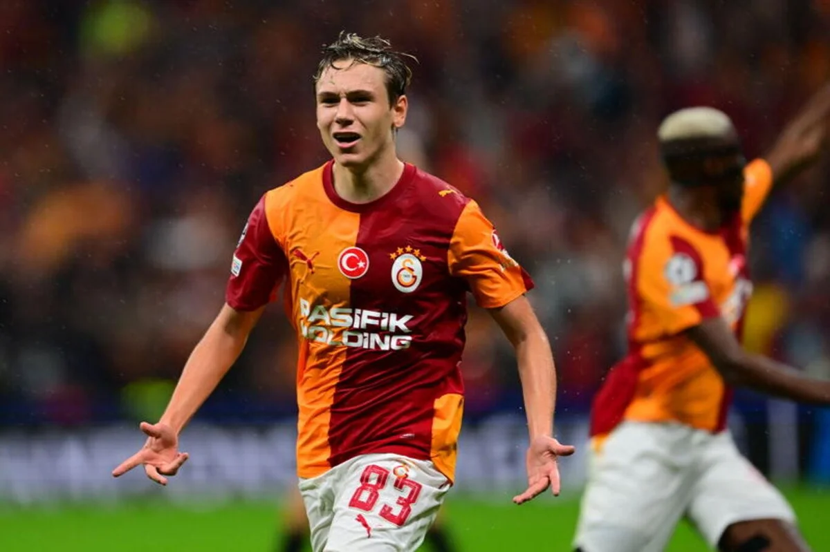 Galatasaray'da şu ana kadar 7 maça çıkan 21 yaşındaki oyuncu, 1 gol - 2 asistlik performans sergiledi ve 355 dakika sahada kaldı.