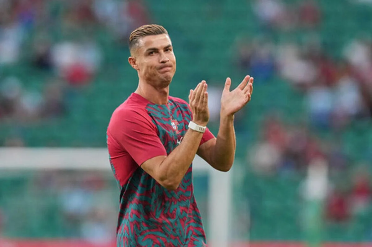 Ronaldo, daha sonra yaptığı açıklamada milli takımı tamamen bırakmadığını duyurmuştu.