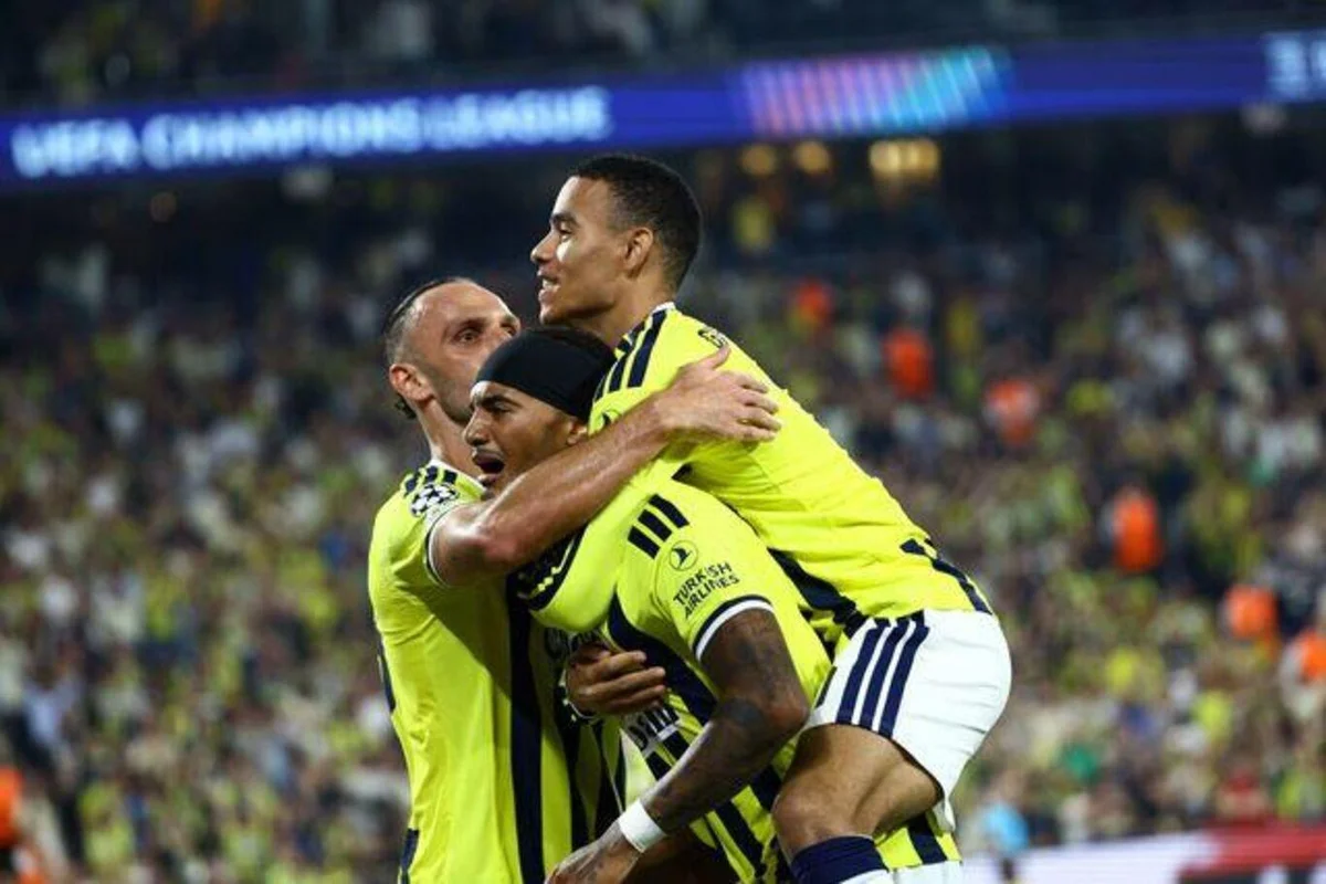 Fenerbahçe - Slavia Prag maç sonucu ve gol özeti! Fenerbahçe - Slavia Prag maçı kaç kaç bitti? — 2. fotoğraf