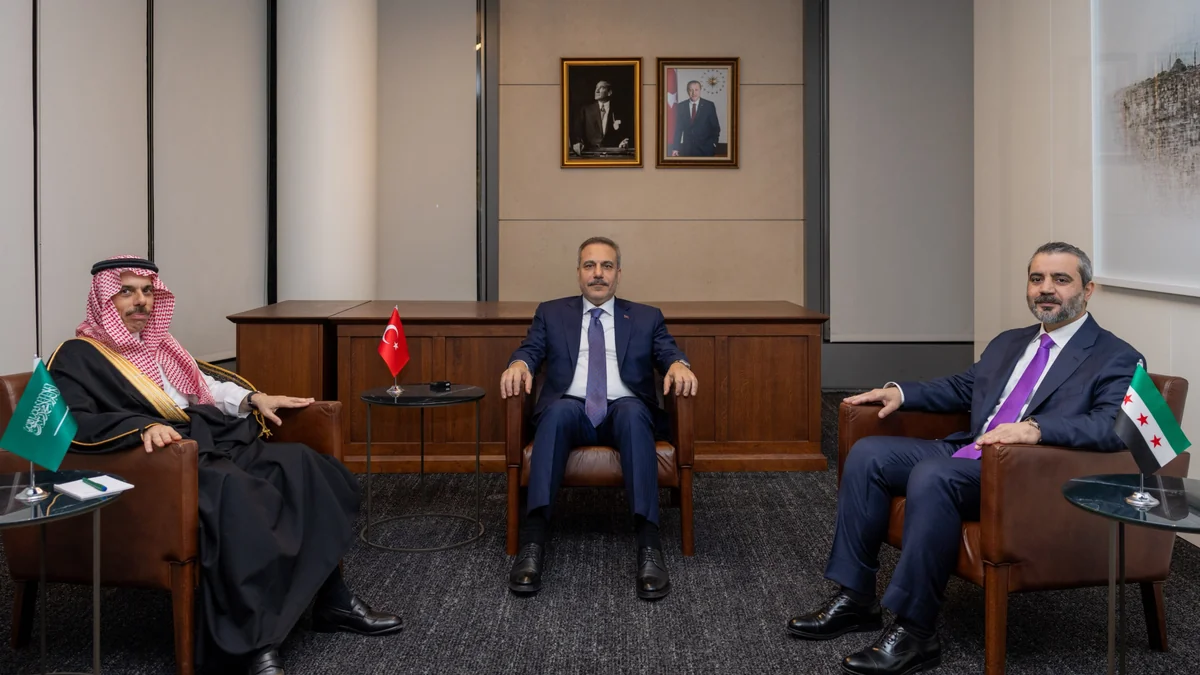 Bakan Fidan, Türkiye-Suriye-Suudi Arabistan Dışişleri Bakanları Toplantısı'na ev sahipliği yaptı