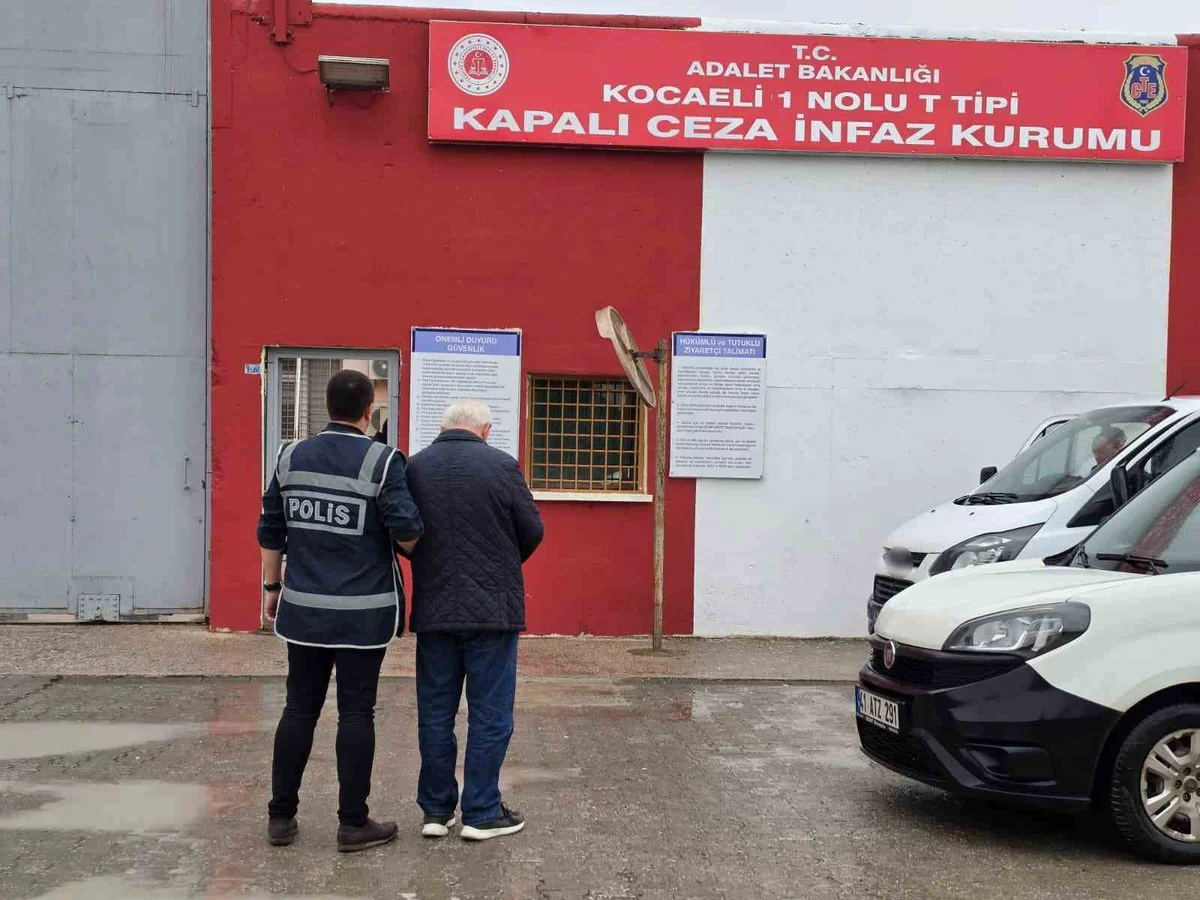 Kocaeli'de aranan 4 kişi, 50 yıl hapis cezalı hükümlüyle birlikte tutuklandı