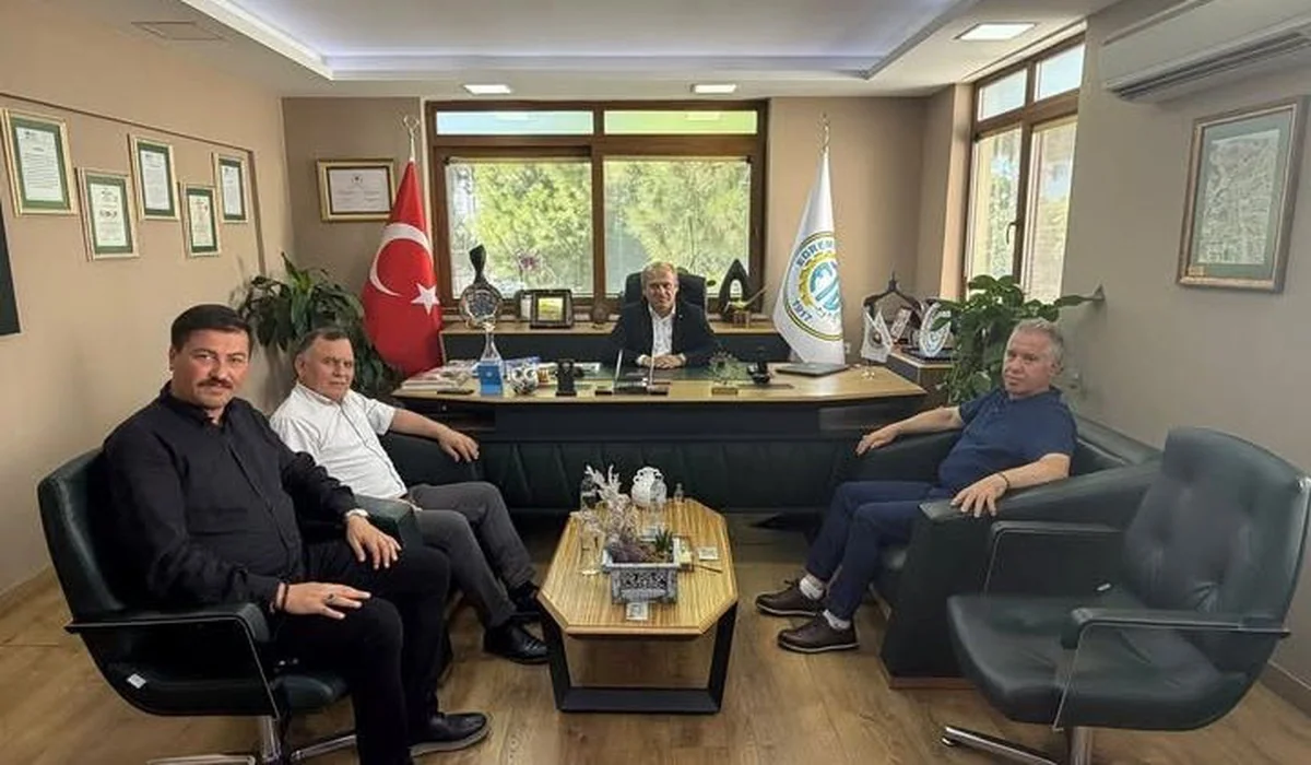 Mehmet Ertaş, Edremit Ticaret Odası'nı ziyaret ederek yöneticilerle bir araya geldi